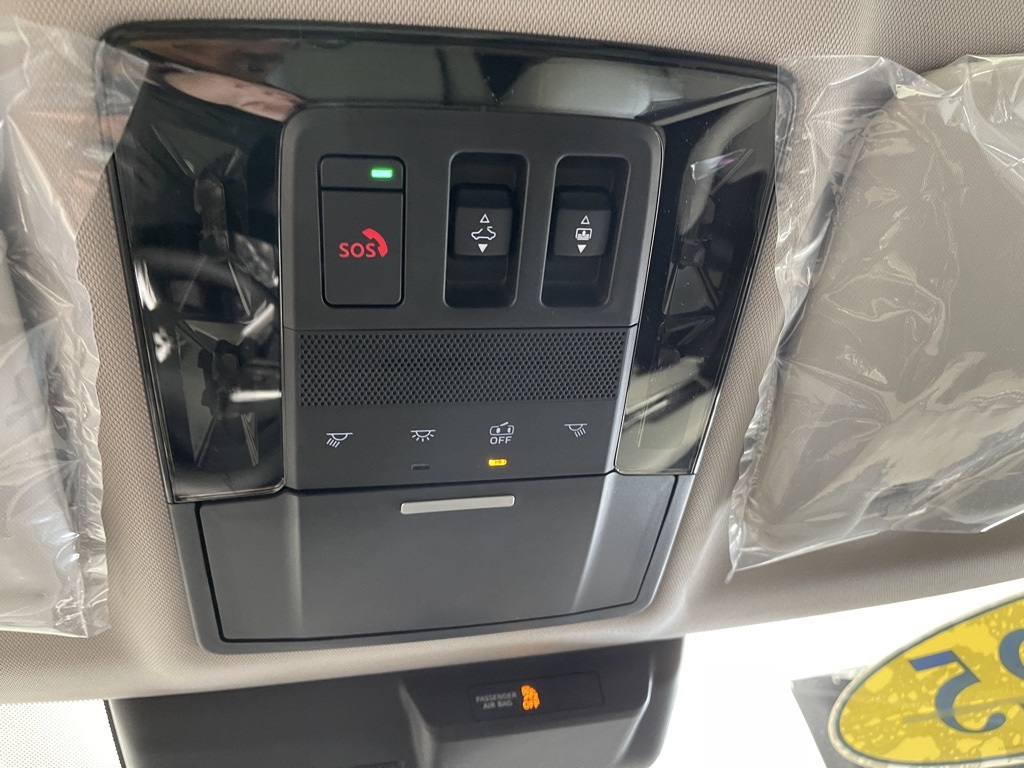 2025 Mitsubishi Outlander SE photo 6