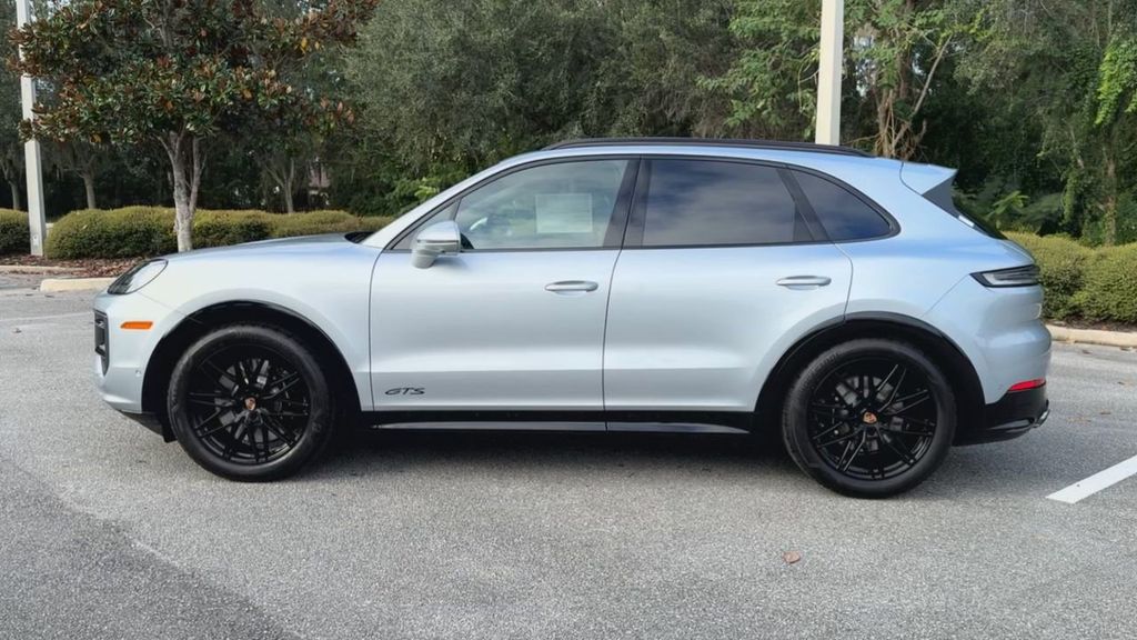 2026 Porsche Cayenne GTS photo 3