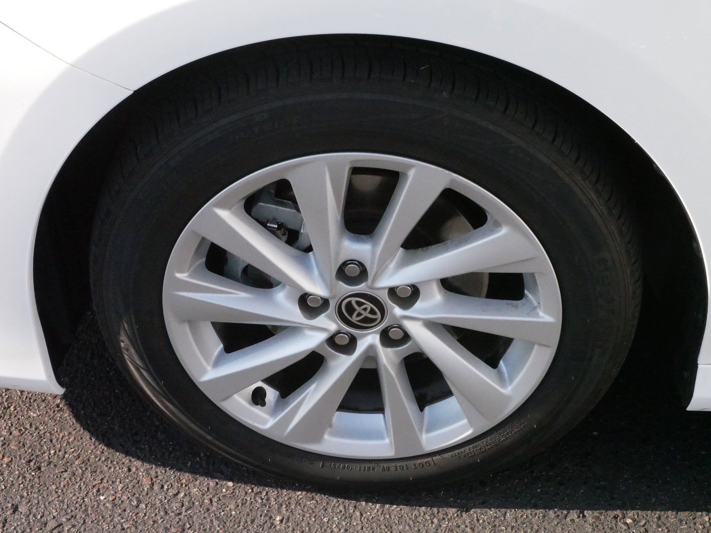 2022 Toyota Camry LE photo 15