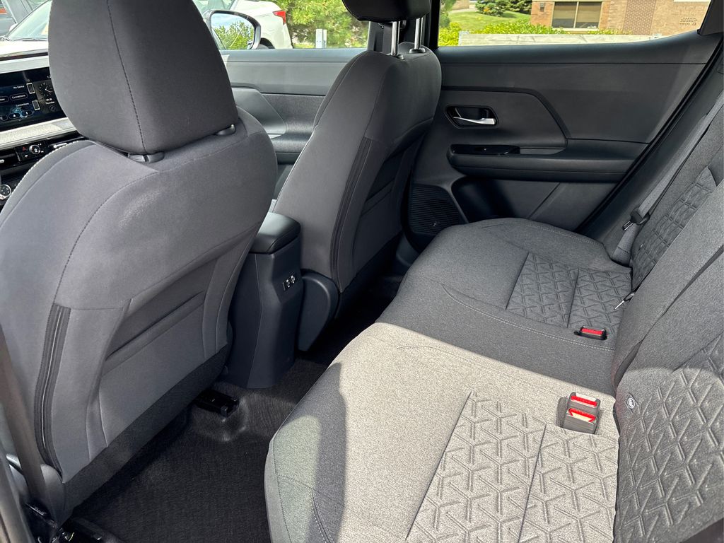 2025 Nissan Kicks SV photo 15