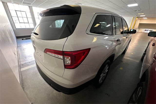 2020 Honda Pilot LX photo 3