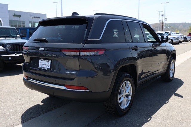 2025 Jeep Grand Cherokee Laredo X photo 3