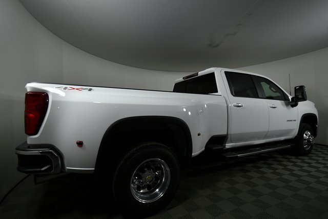 2025 Chevrolet Silverado 3500HD LT photo 9