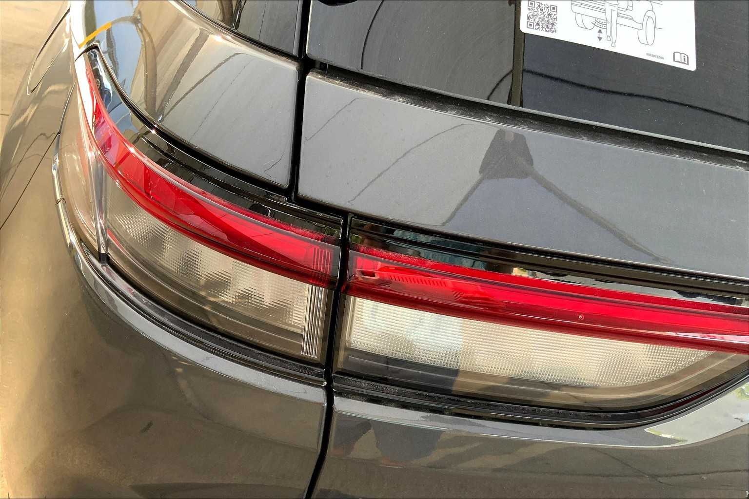 2025 Jeep Grand Cherokee Summit Reserve photo 11