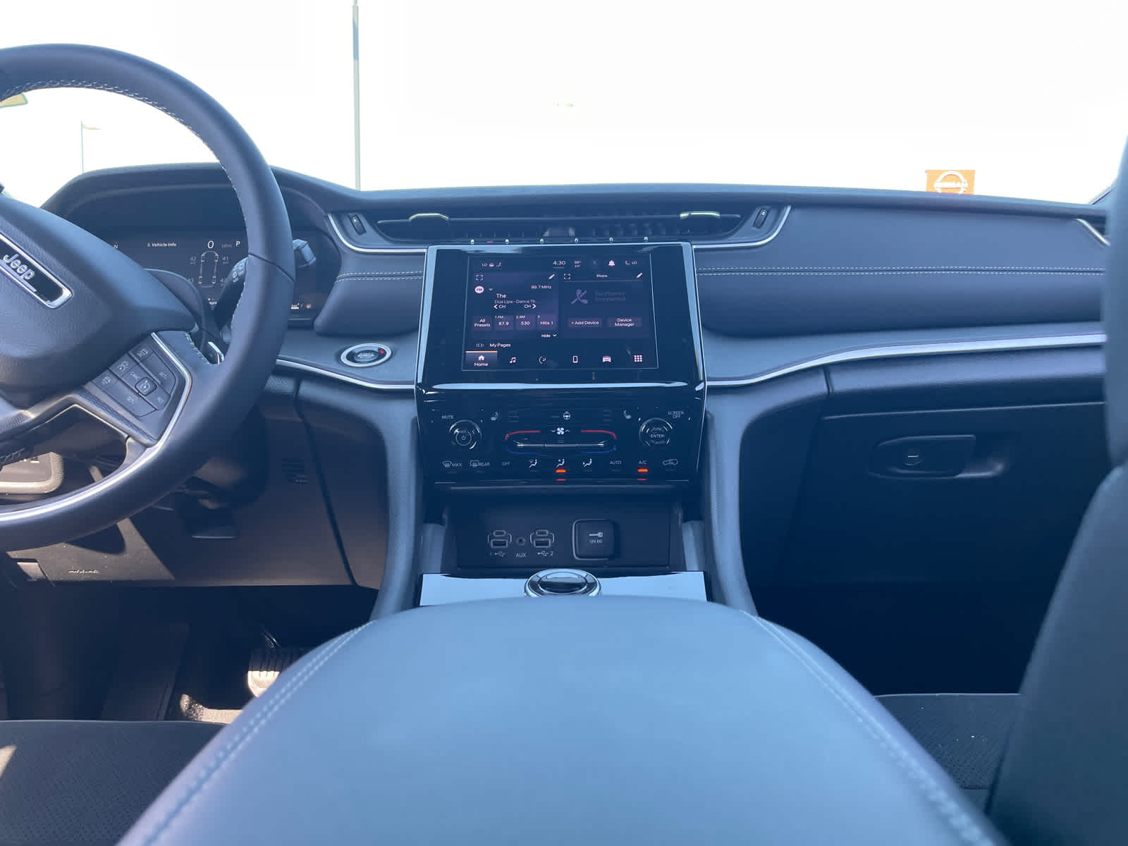 2025 Jeep Grand Cherokee Altitude photo 16