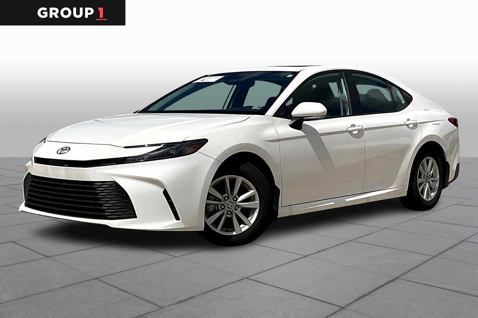 2024 Toyota Camry SE Premium photo 2