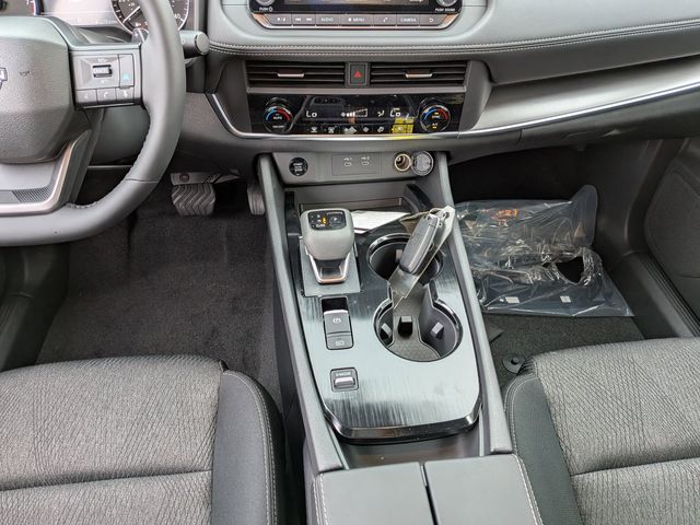 2026 Nissan Rogue SV photo 14