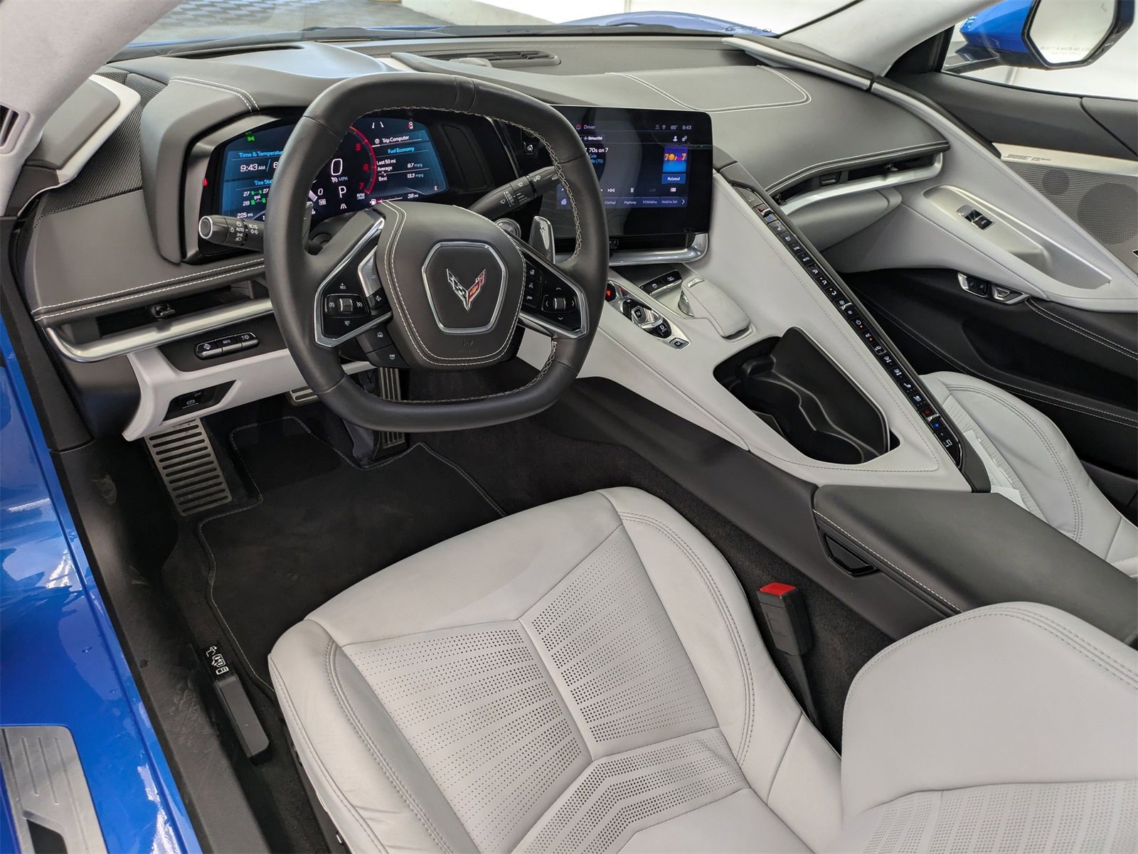 2024 Chevrolet Corvette Stingray 3LT photo 2