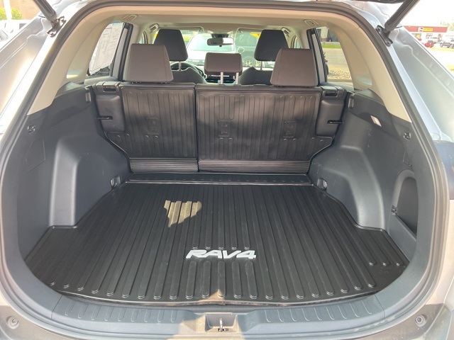 2023 Toyota RAV4 Hybrid XLE photo 9