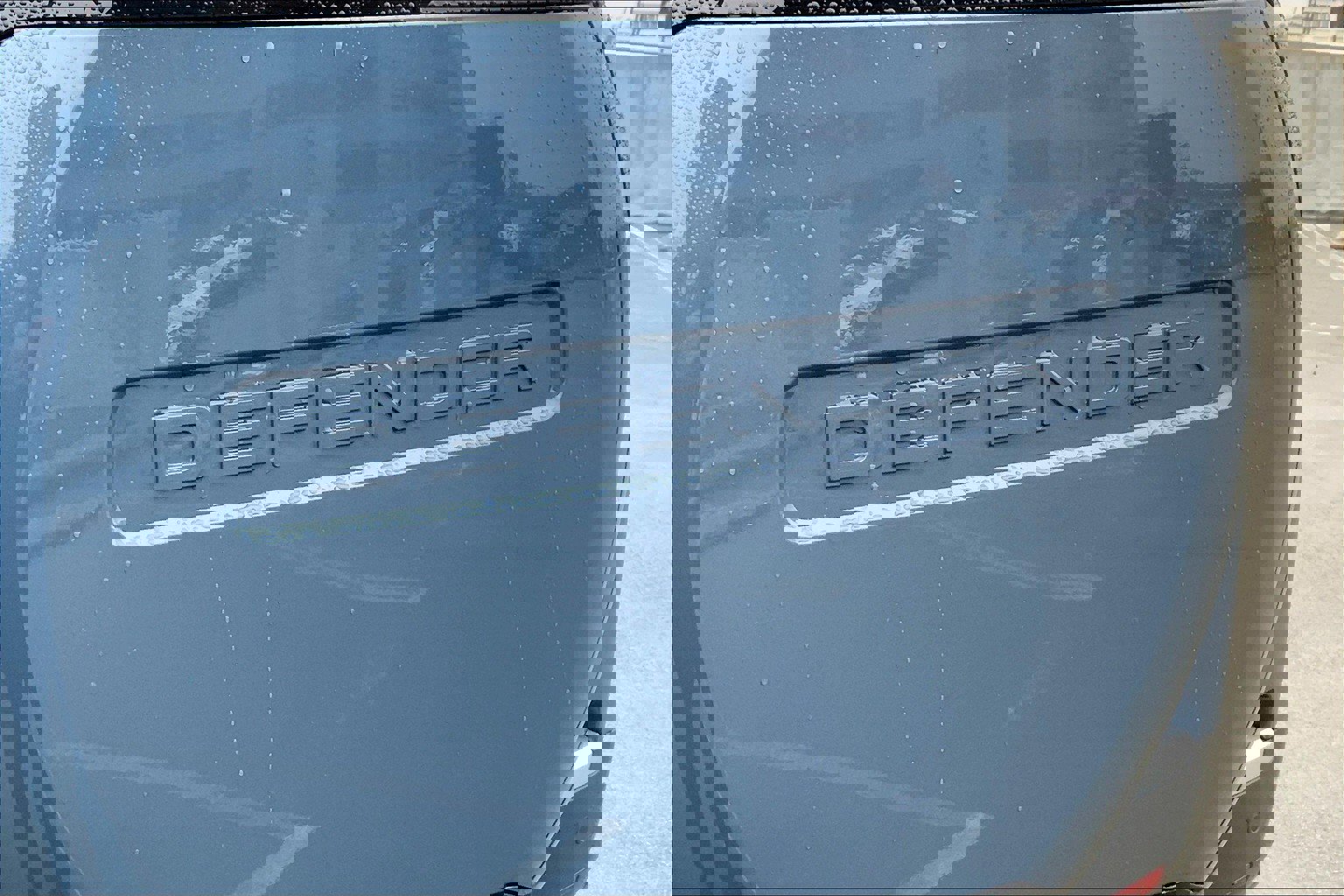 2025 Land Rover Defender 110 S photo 3