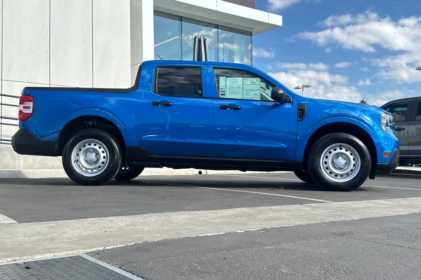 2025 Ford Maverick XL photo 2