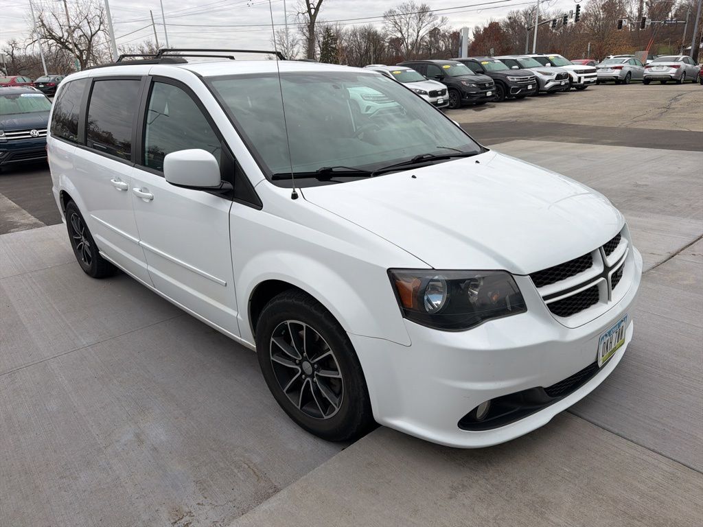 2017 Dodge Grand Caravan GT photo 2