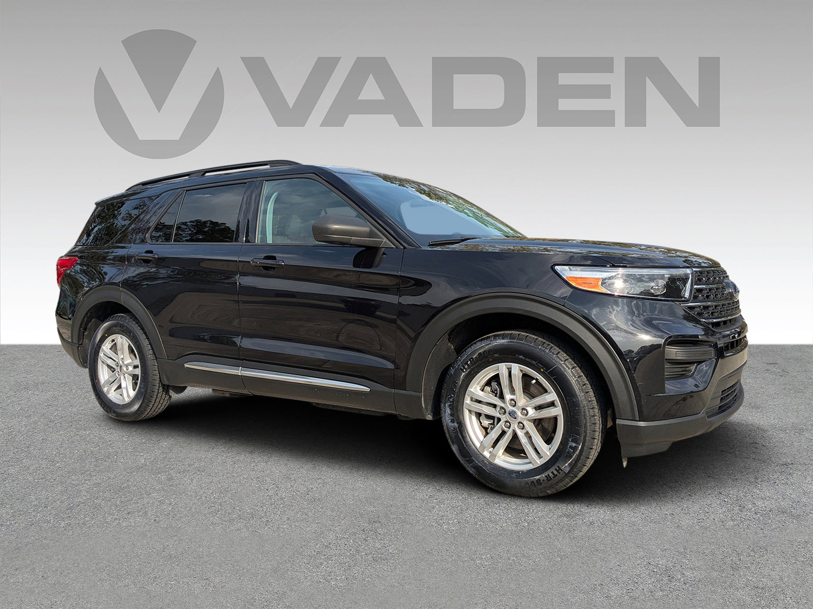 2022 Ford Explorer XLT photo 2