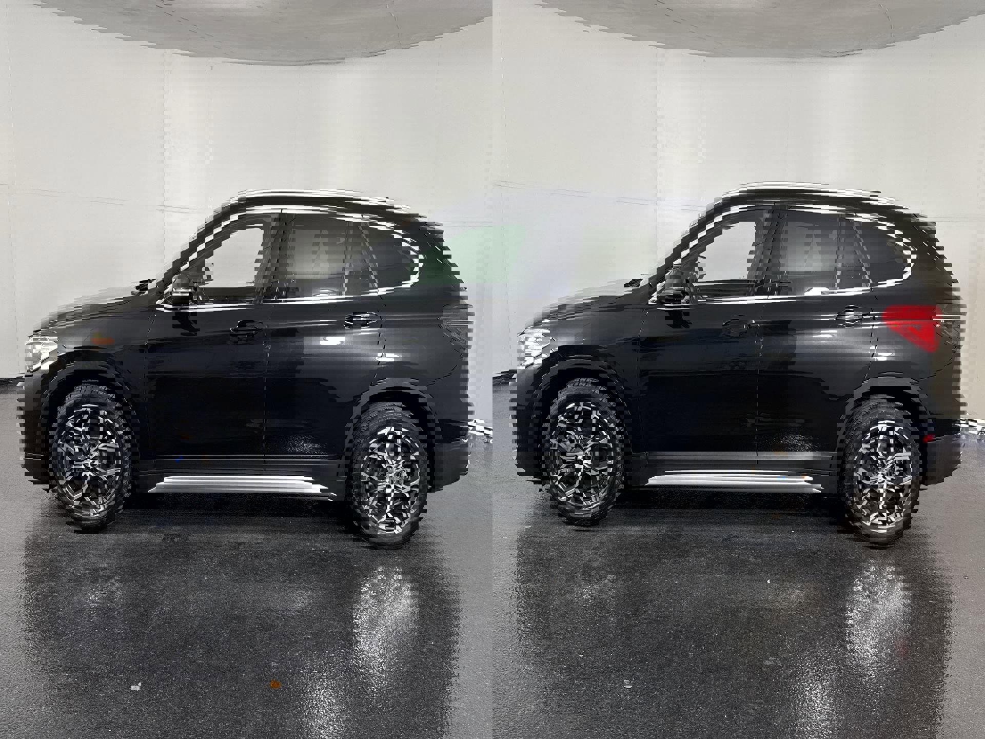 2021 Bmw X1 sDrive28i photo 3