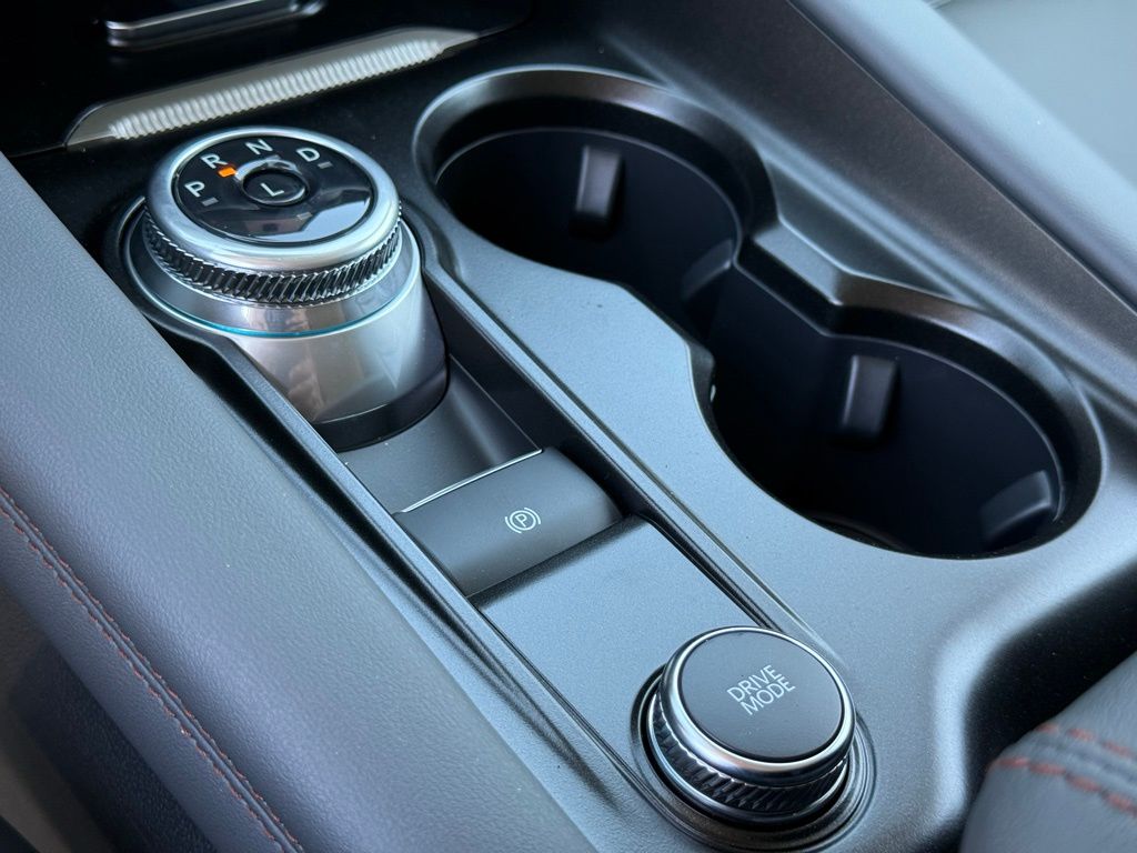 2025 Ford Explorer photo 11
