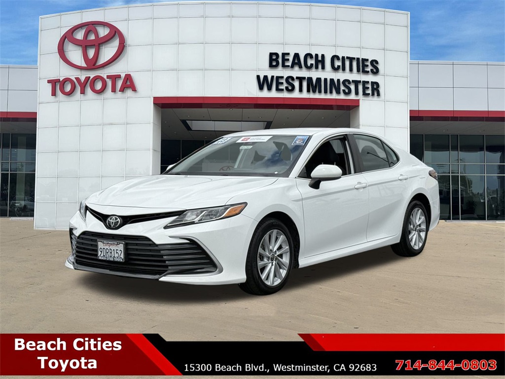2023 Toyota Camry LE photo 4