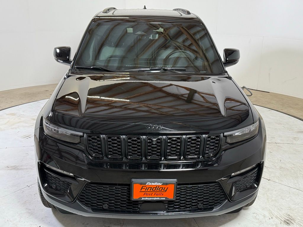 2025 Jeep Grand Cherokee Limited photo 2