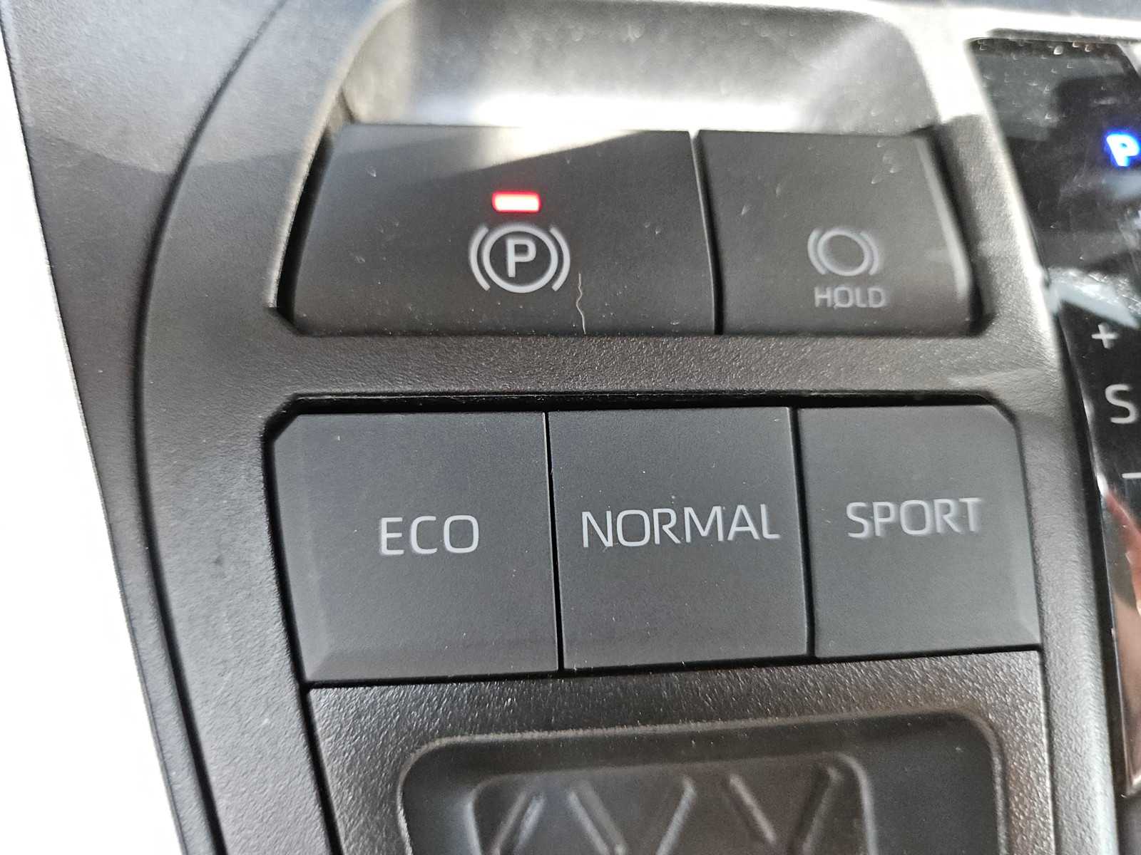 Used 2024 Ice Cap Toyota XLE image 26