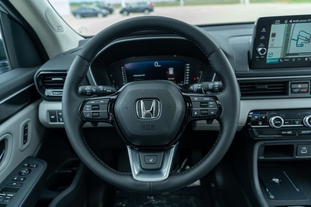 2025 Honda Pilot Elite photo 13