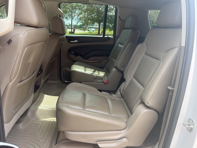 2016 Chevrolet Suburban LTZ photo 27