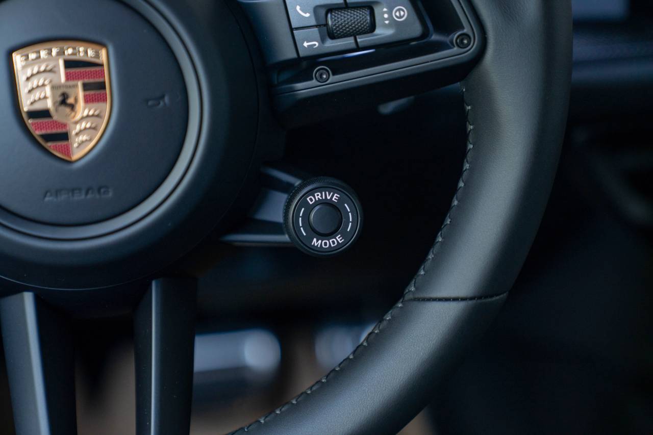 2025 Porsche Cayenne GTS photo 10
