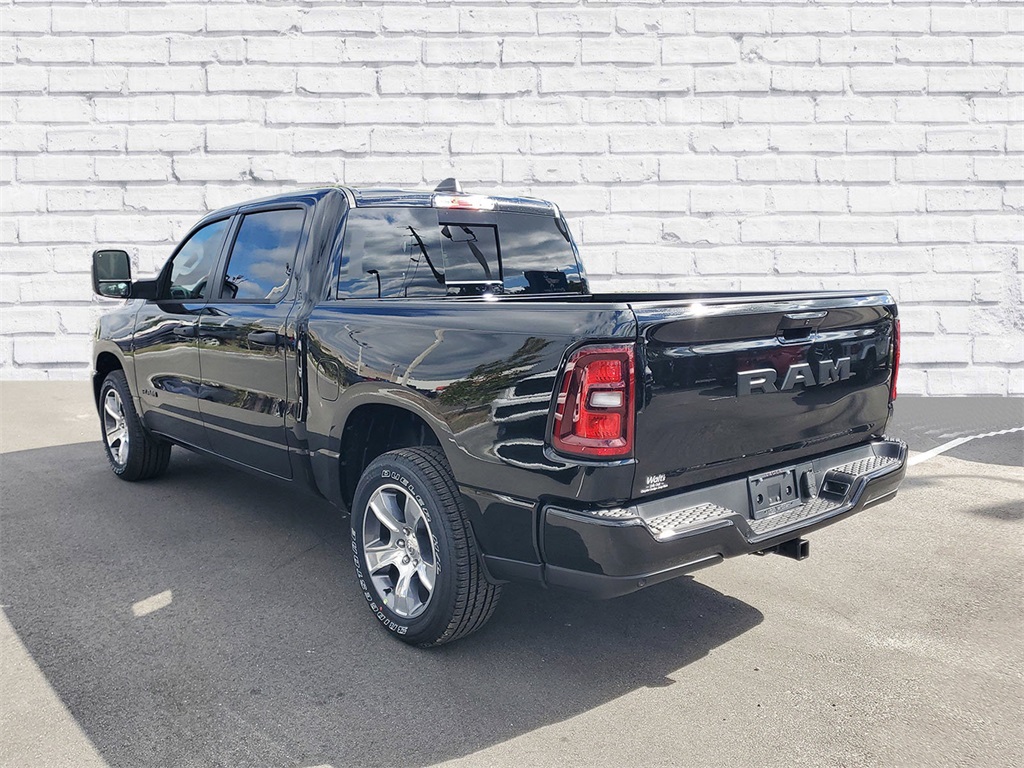 2025 Ram 1500 Tradesman photo 3