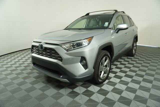 2019 Toyota RAV4 Limited photo 3