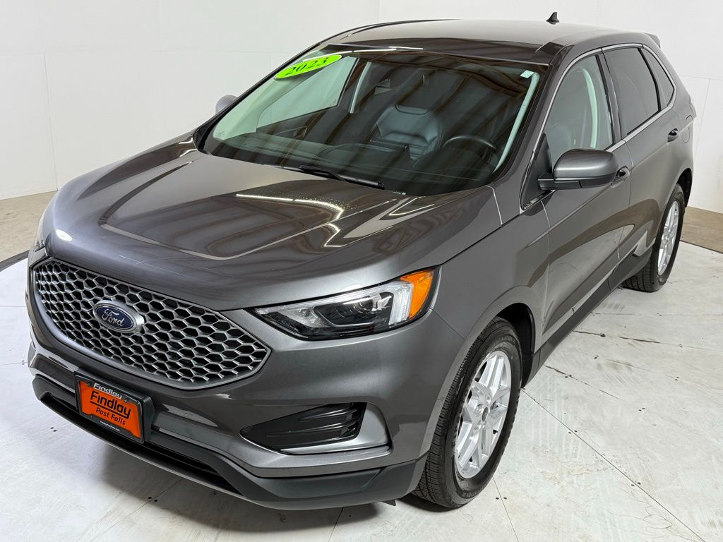 2023 Ford Edge SEL photo 3