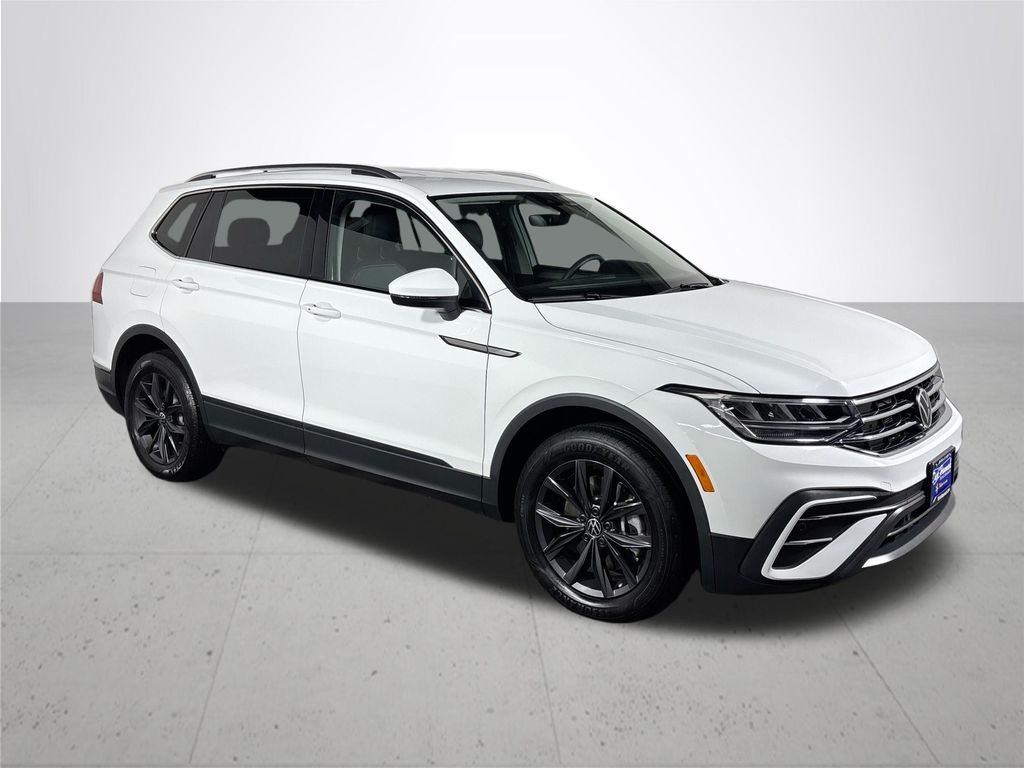 2024 Volkswagen Tiguan SE Wolfsburg Edition photo 3