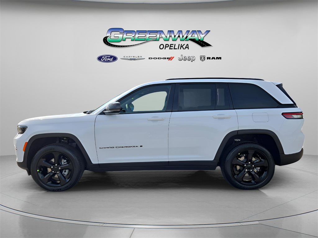 2025 Jeep Grand Cherokee Altitude photo 2