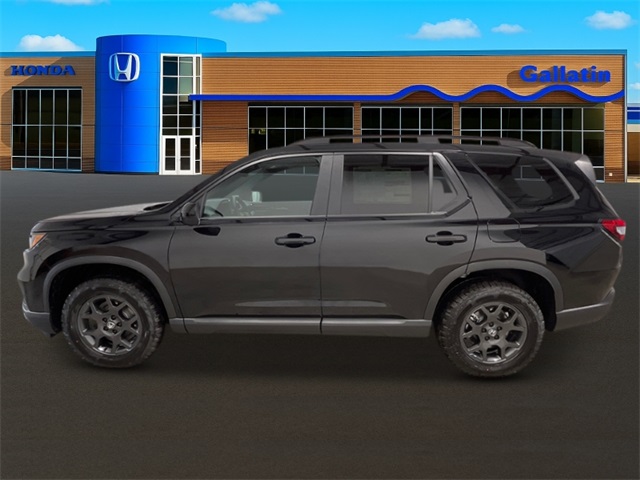 2025 Honda Pilot TrailSport photo 2