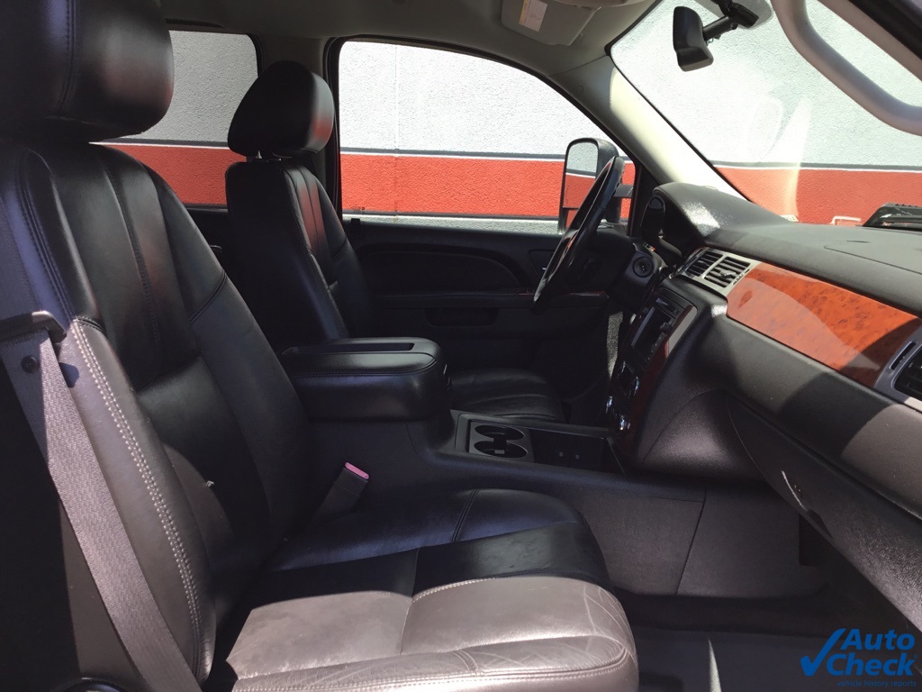 2011 Chevrolet Silverado 3500HD LTZ photo 32