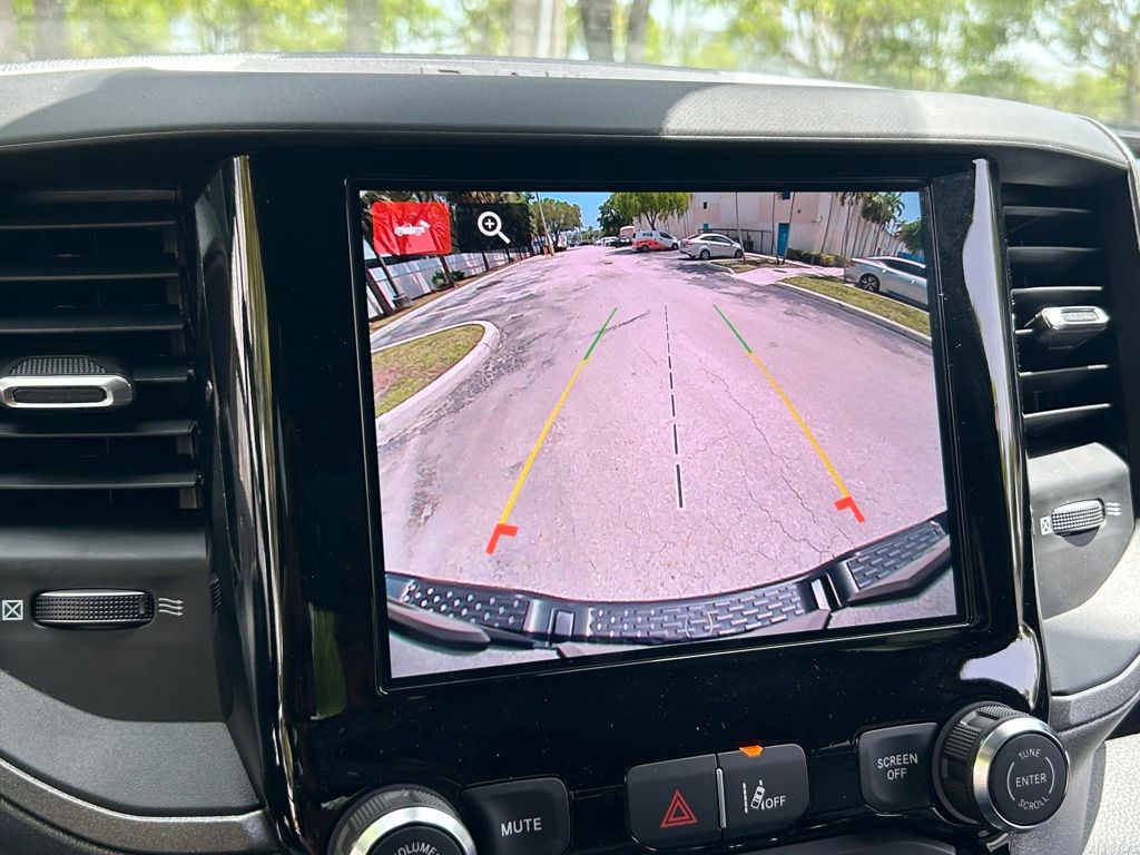 2025 Ram 1500 Tradesman photo 10