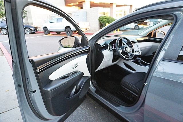 Used 2024 Gray Hyundai SEL image 35