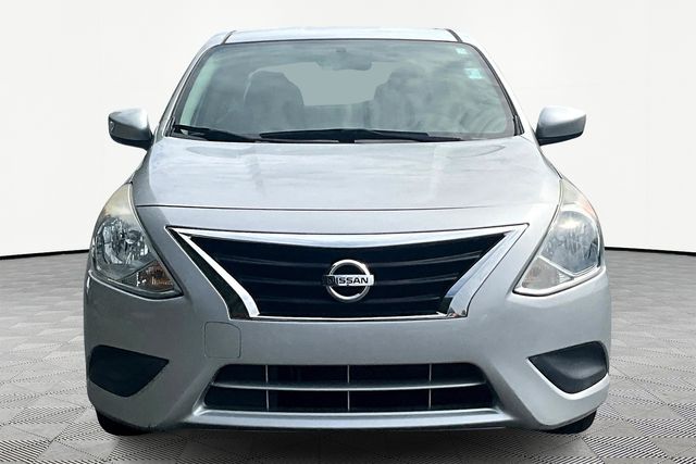 2016 Nissan Versa 1.6 SV photo 2
