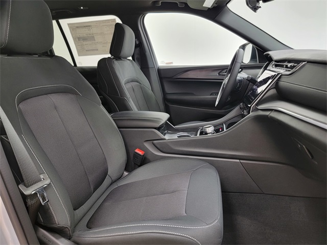 2025 Jeep Grand Cherokee Laredo X photo 15