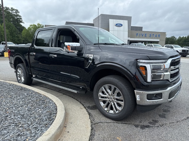 2025 Ford F-150 Lariat photo 2