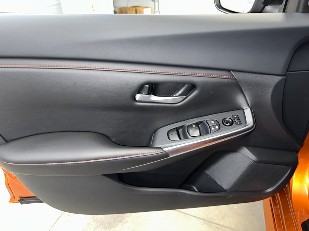 2025 Nissan Sentra SR photo 3