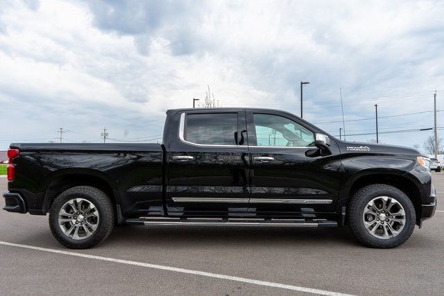 2024 Chevrolet Silverado 1500 High Country photo 3