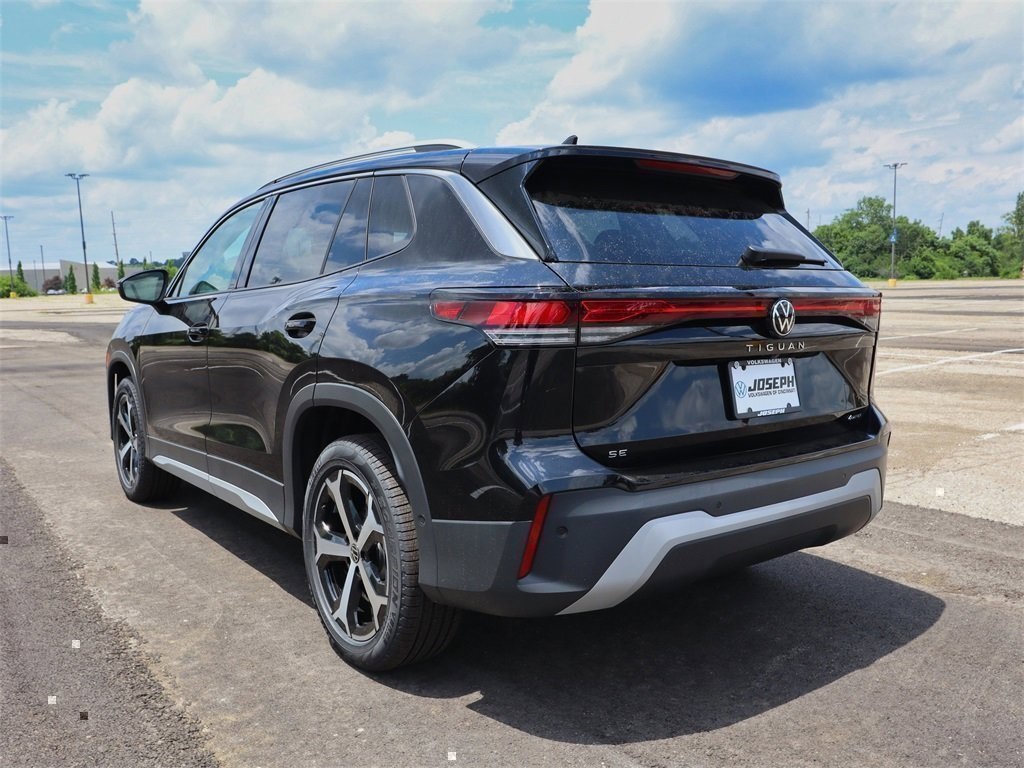 2025 Volkswagen Tiguan SE photo 2