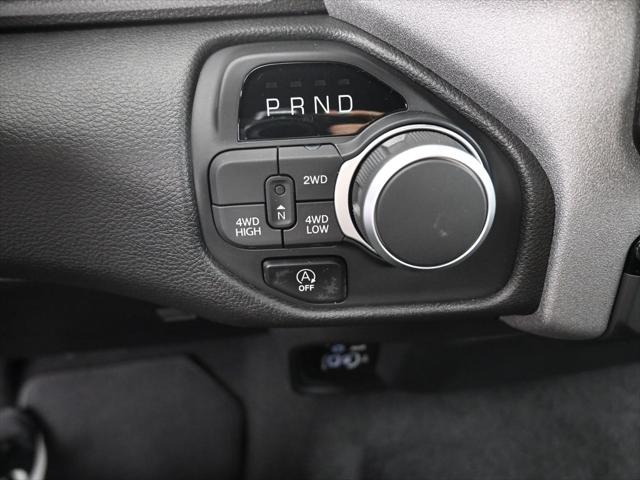 2025 Ram 1500 Tradesman photo 3