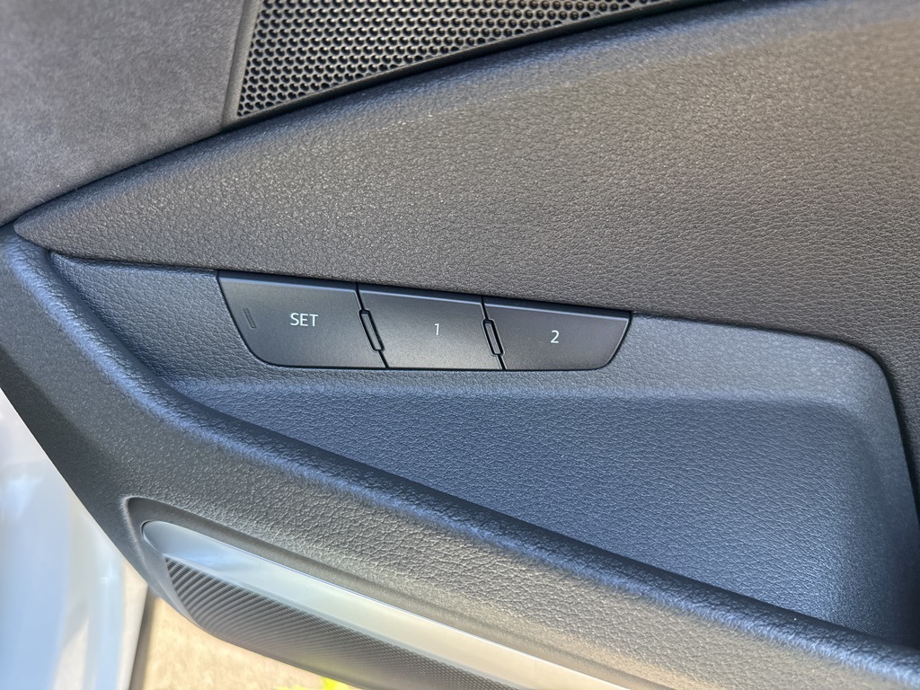 2019 Audi e-tron Premium Plus photo 39
