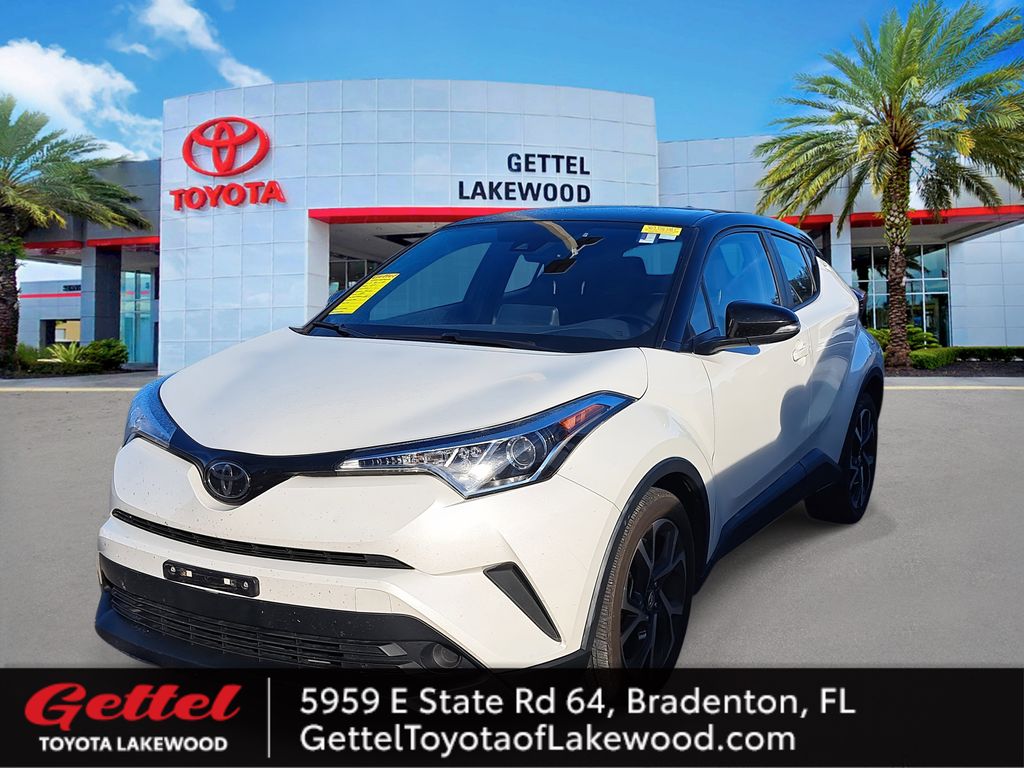 2019 Toyota C-HR XLE's photo