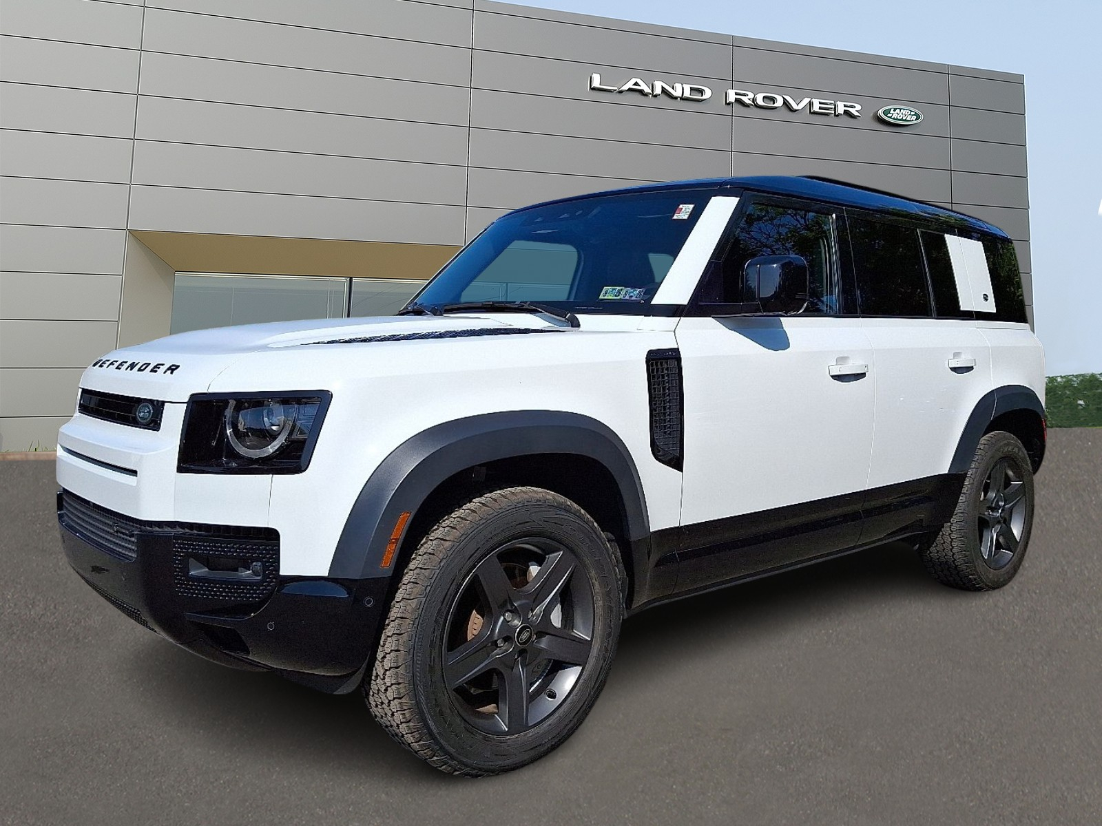2023 Land Rover Defender X-Dynamic SE's photo