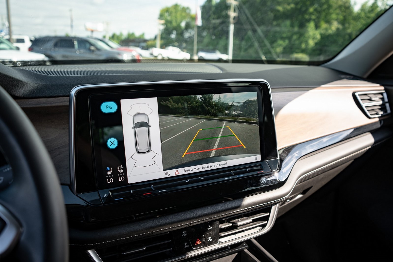 2024 Volkswagen Atlas SE Technology photo 20
