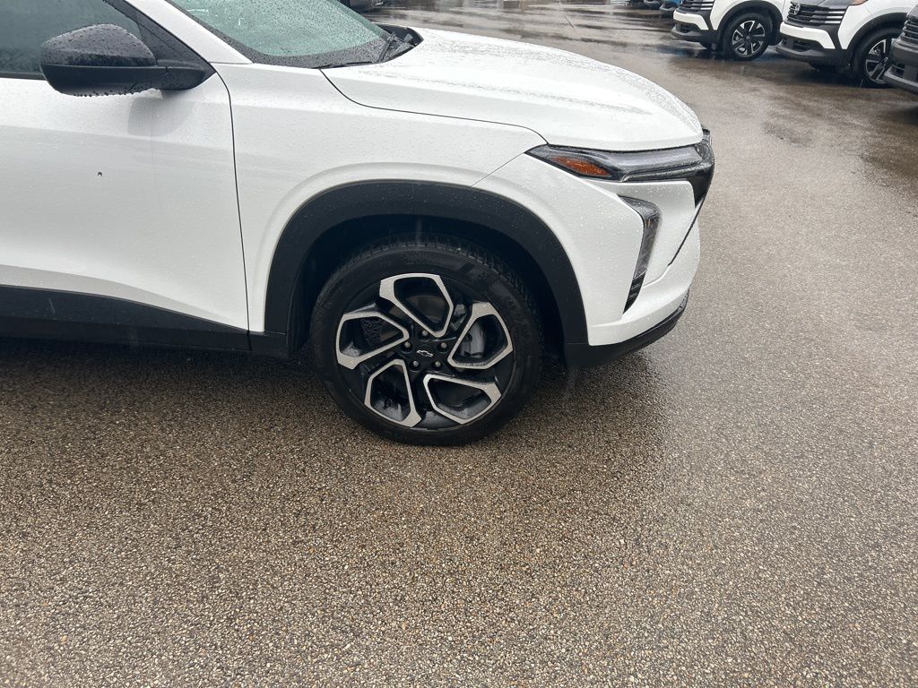 2024 Chevrolet Trax photo 3
