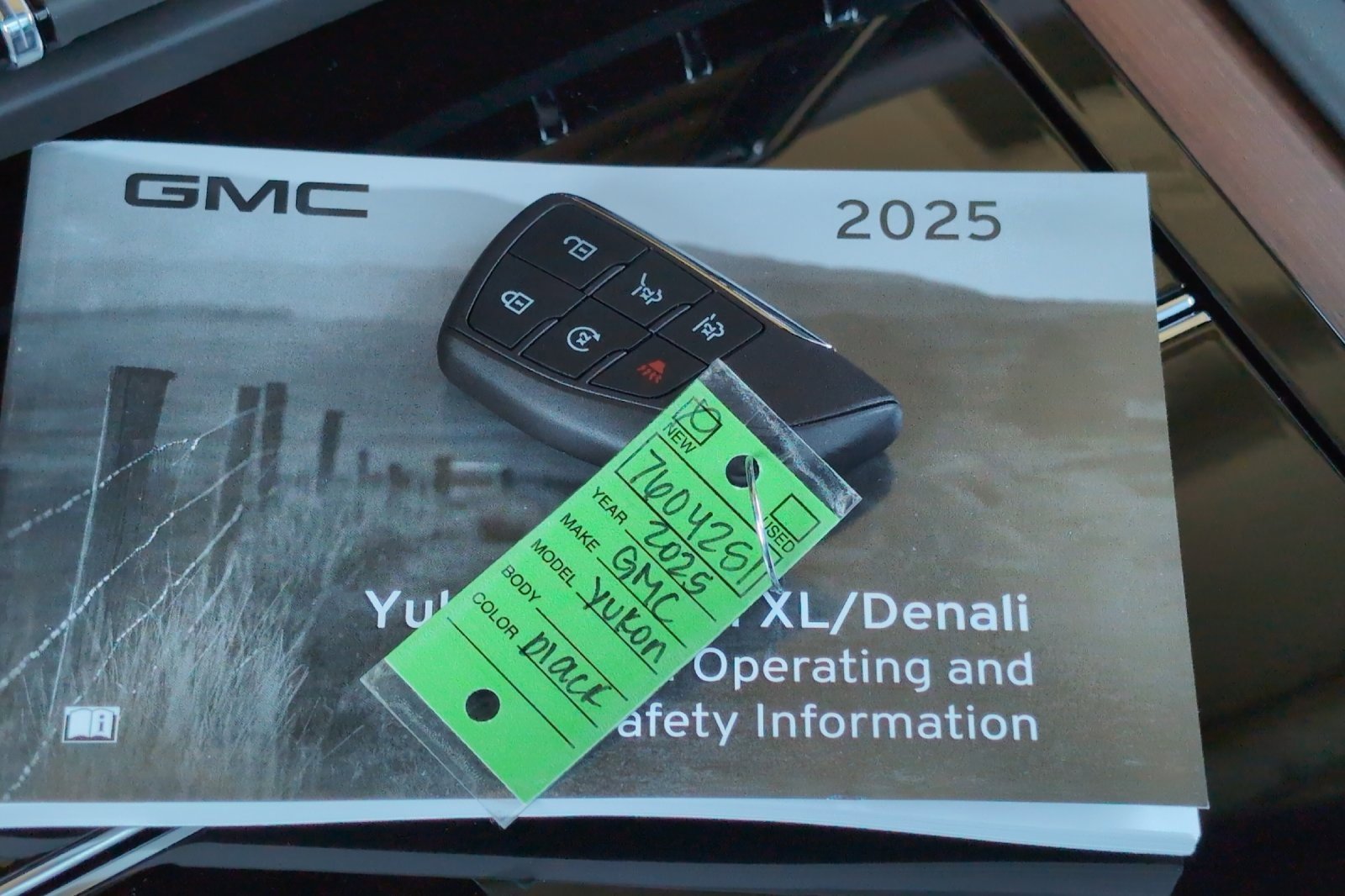 2025 Gmc Yukon Denali photo 9
