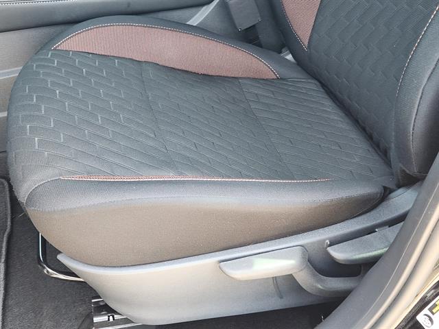 2024 Nissan Kicks SR photo 14