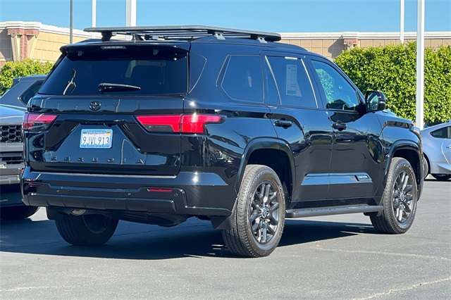 2024 Toyota Sequoia Platinum photo 4