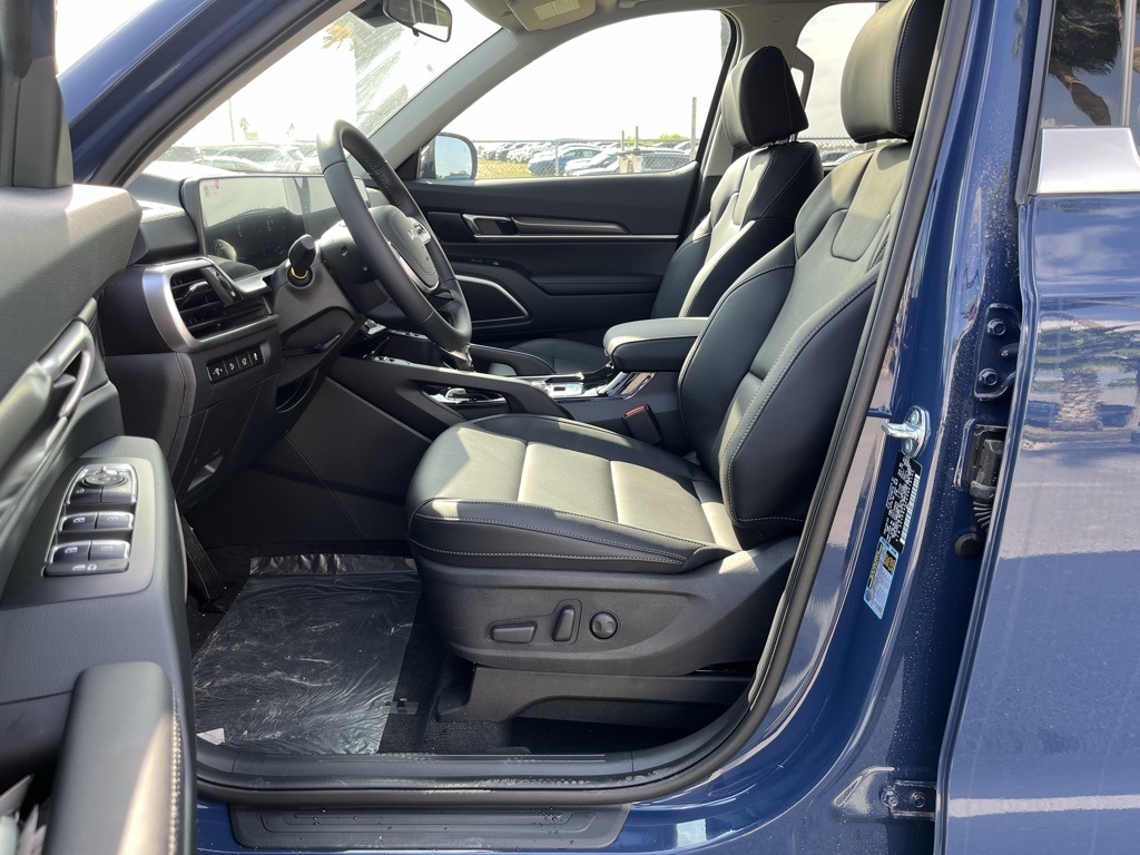 2025 Kia Telluride S photo 12